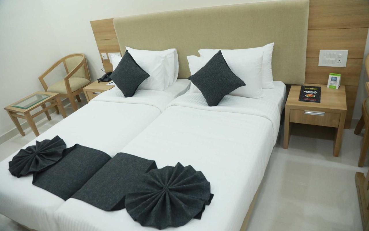 Hotel Anjali Park Kottayam Buitenkant foto
