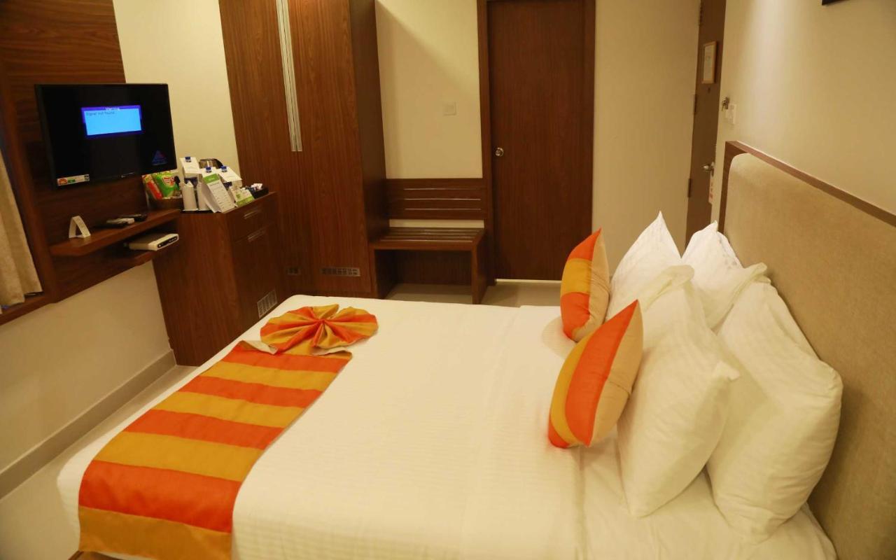 Hotel Anjali Park Kottayam Buitenkant foto