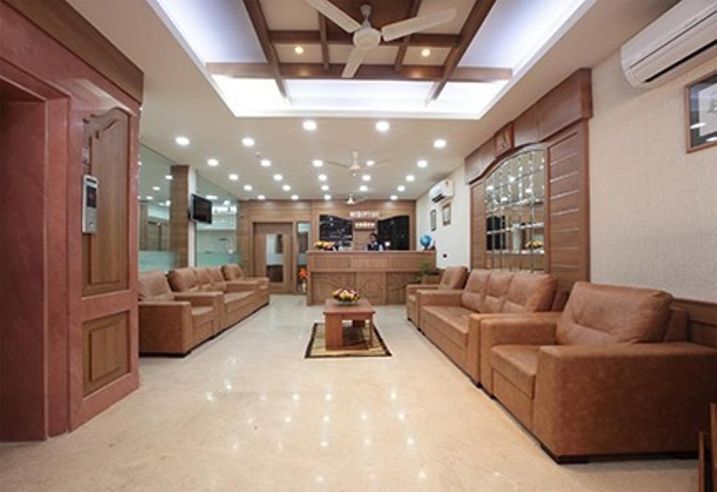 Hotel Anjali Park Kottayam Buitenkant foto